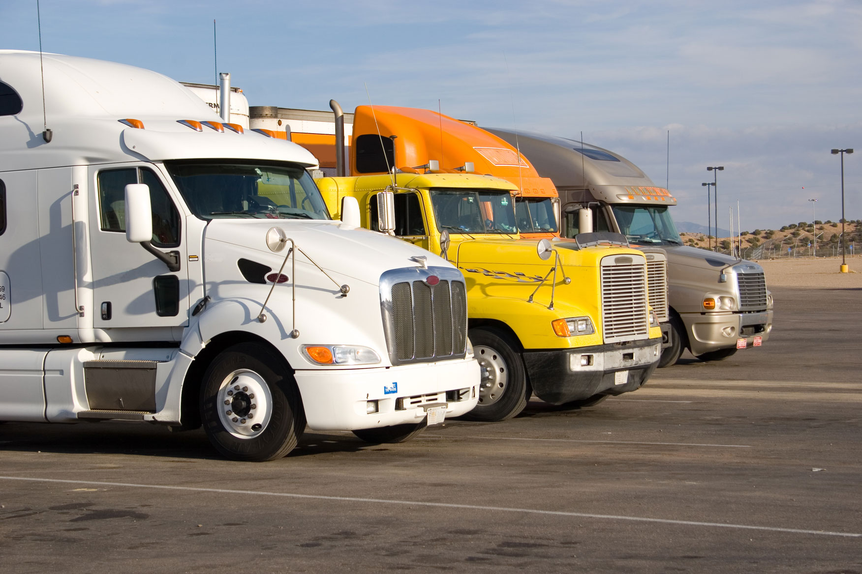semi truck fleet image